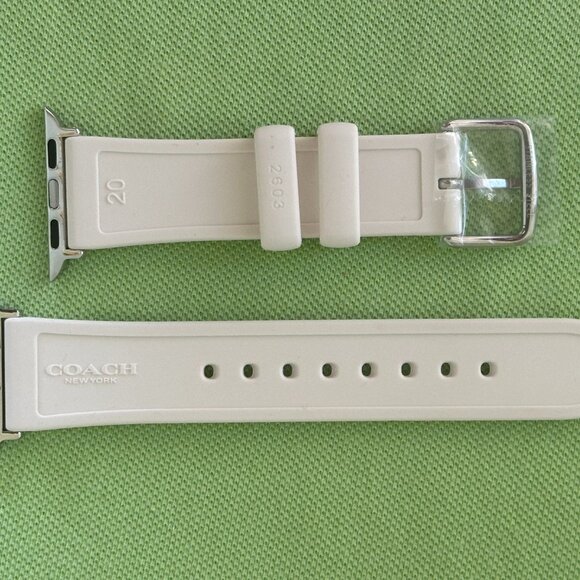 COACH APPLE WATCH STRAP 38mm/40mm/41mm:NIB CHERRIES CAX40 - Picture 8 of 8